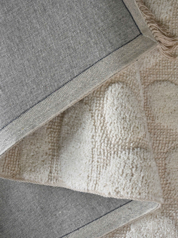 MARILYN-II RUG WITH FRINGES - IVORY - TABLE TUFTED - WOOL