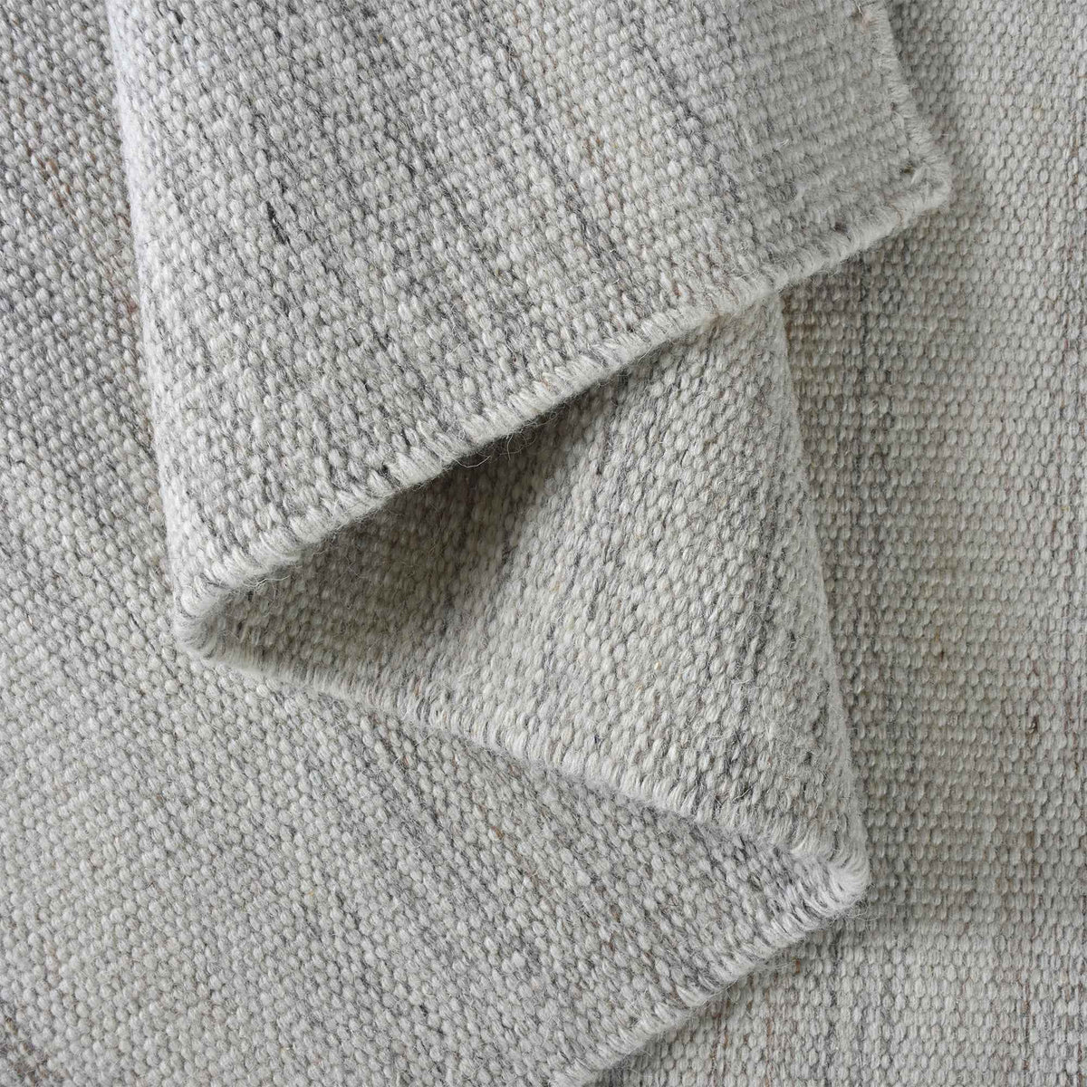 Monolith & Heart Alata Punja Kelim Wool Rug, Natural White & Grey