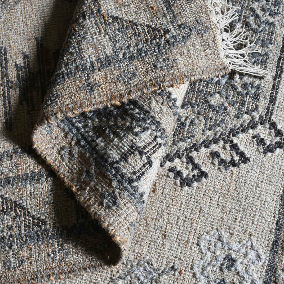 Monolith & Heart Culion Punja Hand-Woven Hemp & Wool Rug, Natural