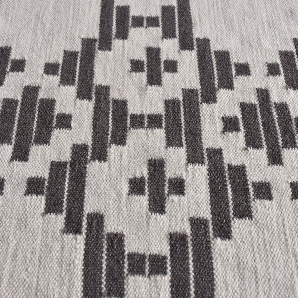 Area Rug, Bedroom Rug, Living Room Rug, Living Area Rug, Indian Rug, Office Carpet, Office Rug, Shop Rug Online, Nz Wool, Natural White, Grey, Punja, Flat Weave, geometric