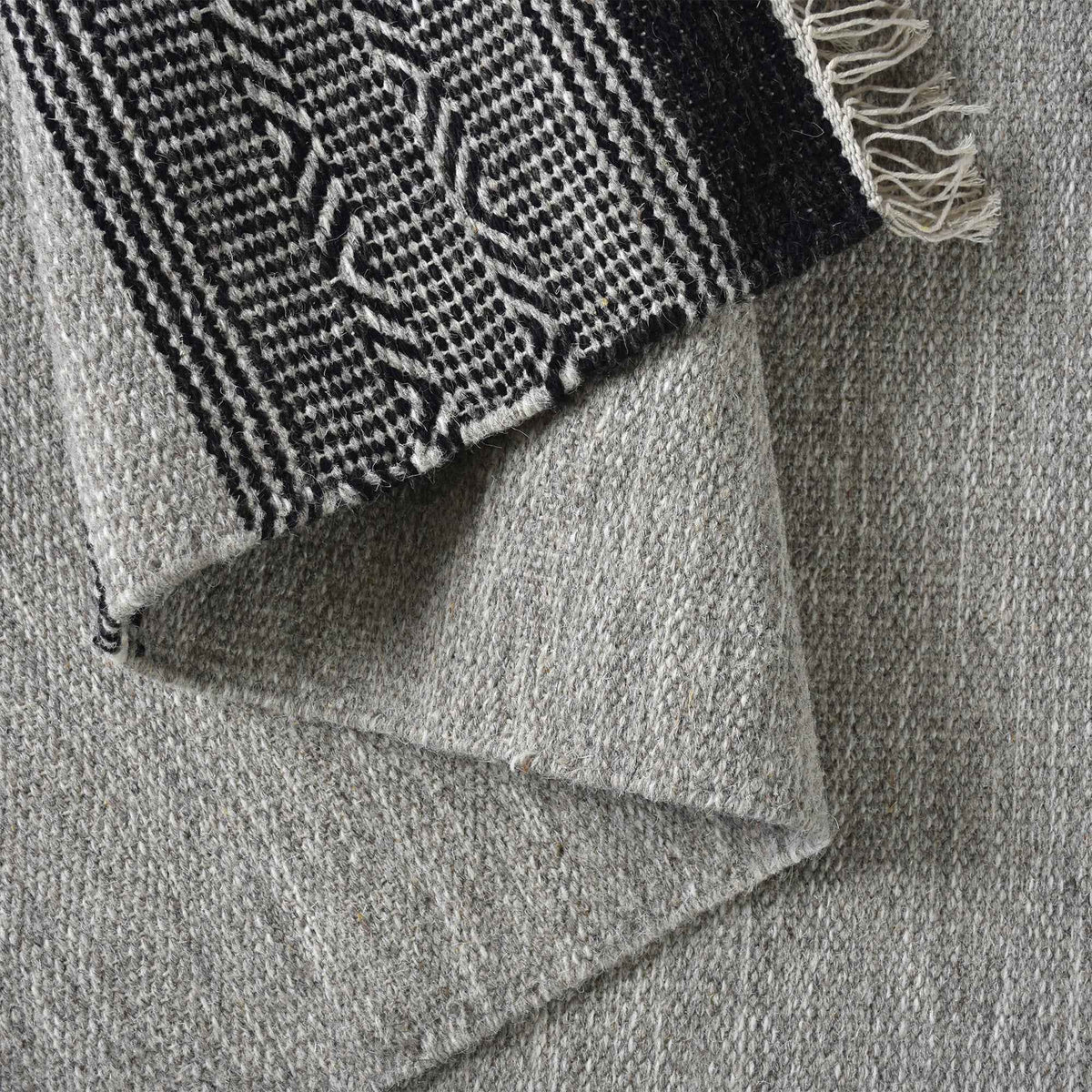 Monolith & Heart Gajah Hand-Woven Wool & Jute Rug, Grey & Charcoal
