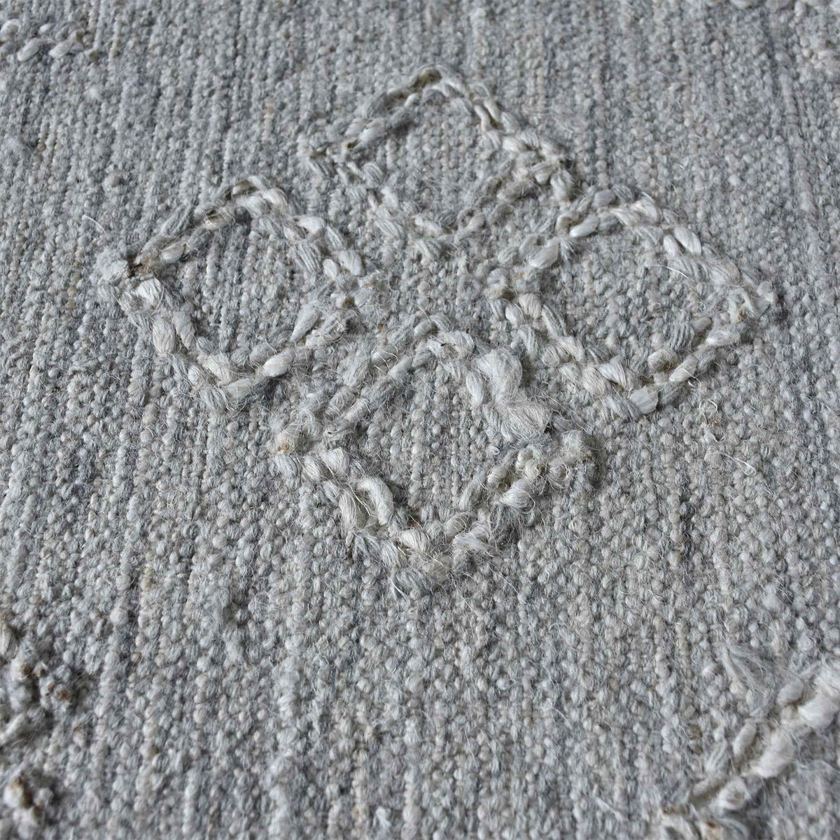 Monolith & Heart Ingavi Punja Hand-Woven Hemp & Wool Rug, Light Grey