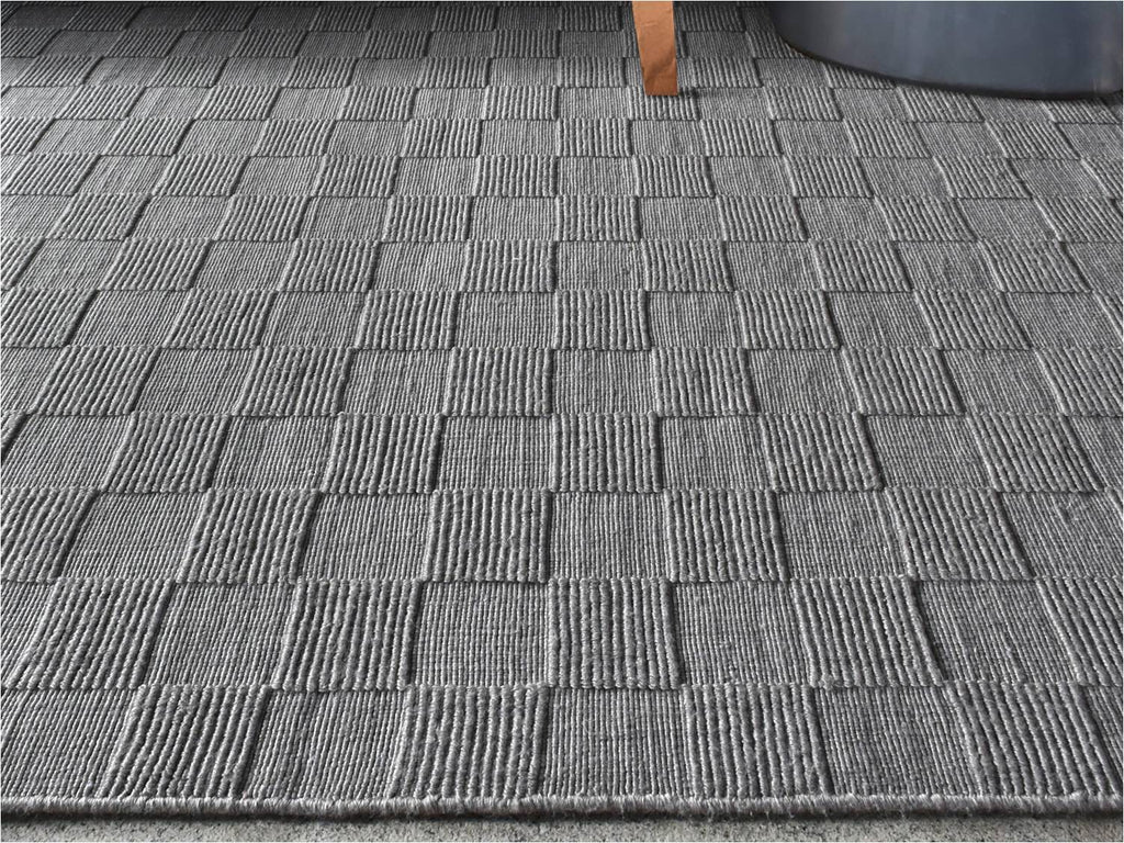 SAMPAN RUG - GREY - HAND WOVEN - PET