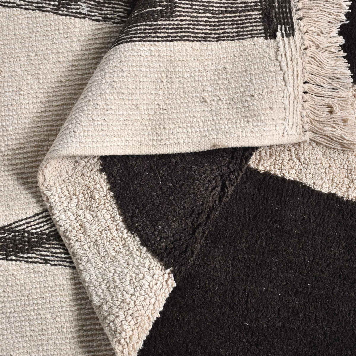 Monolith & Heart Sarata Table Tufted Cotton Rug, Ivory/Charcoal