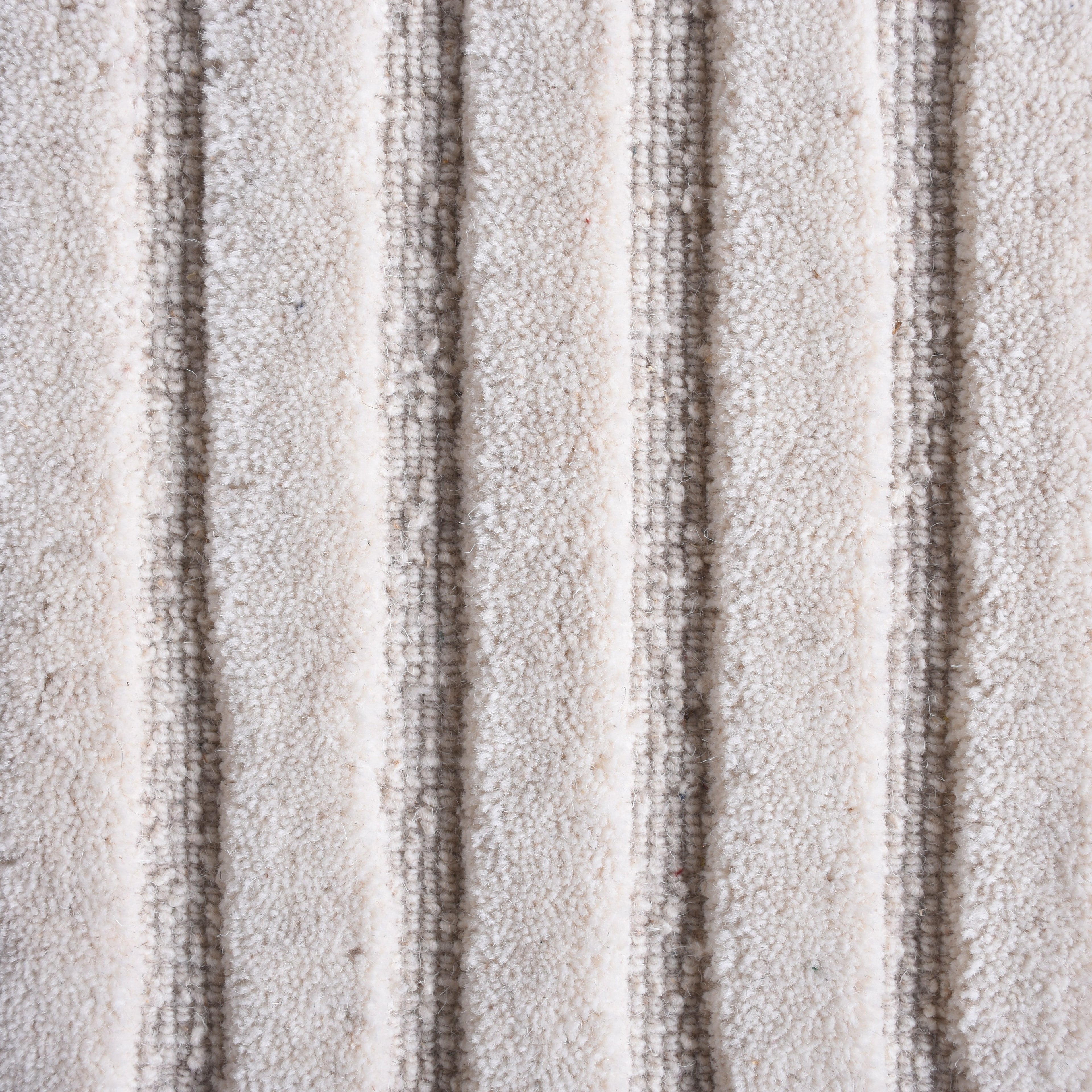 TAGUAI-II RUG - IVORY - HAND WOVEN, OVER TUFTED - WOOL
