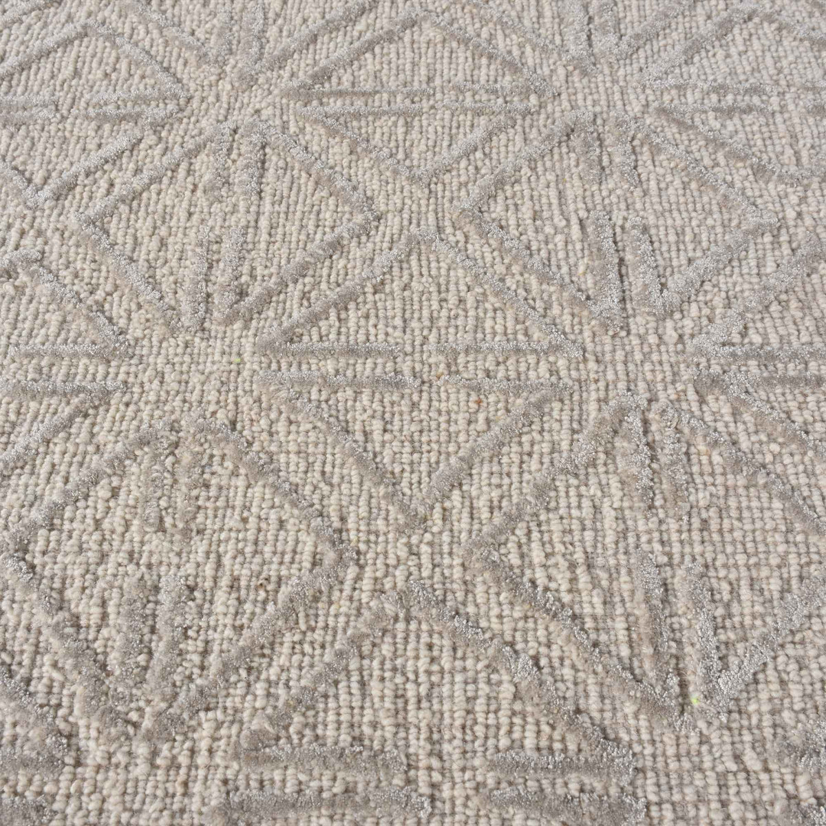 Monolith & Heart Wyatt Hand-Woven & Over-Tufted Wool & Viscose Rug, Natural White & Grey
