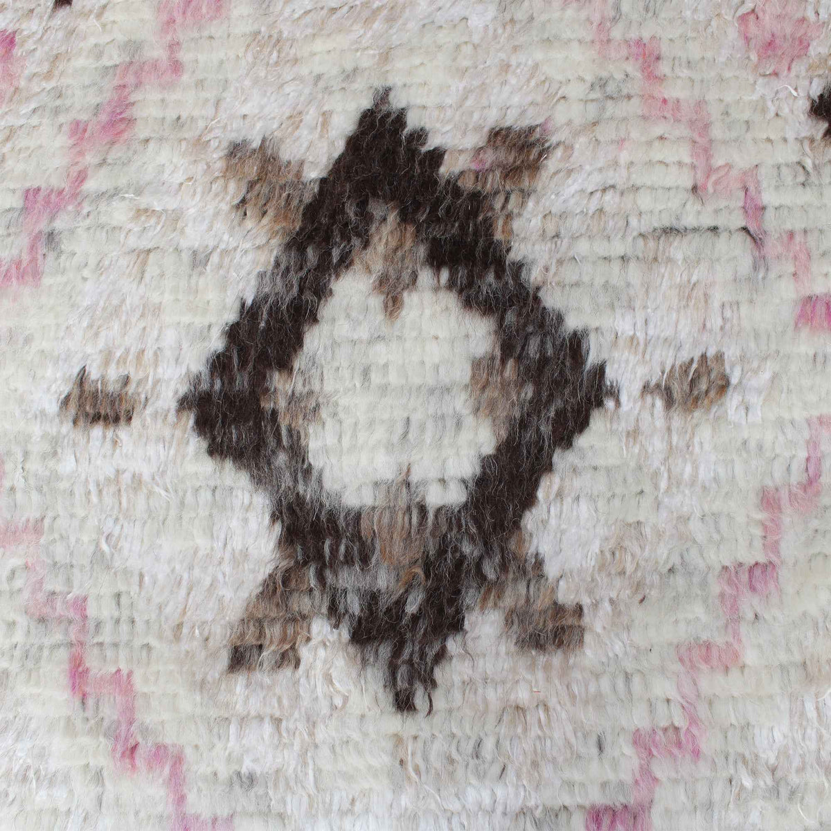 NERAKA RUG - WOOL VISCOSE BLEND