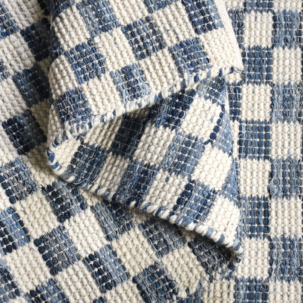 NICOLAVS RUG - IVORY/BLUE - HAND WOVEN - COTTON DENIM/WOOL